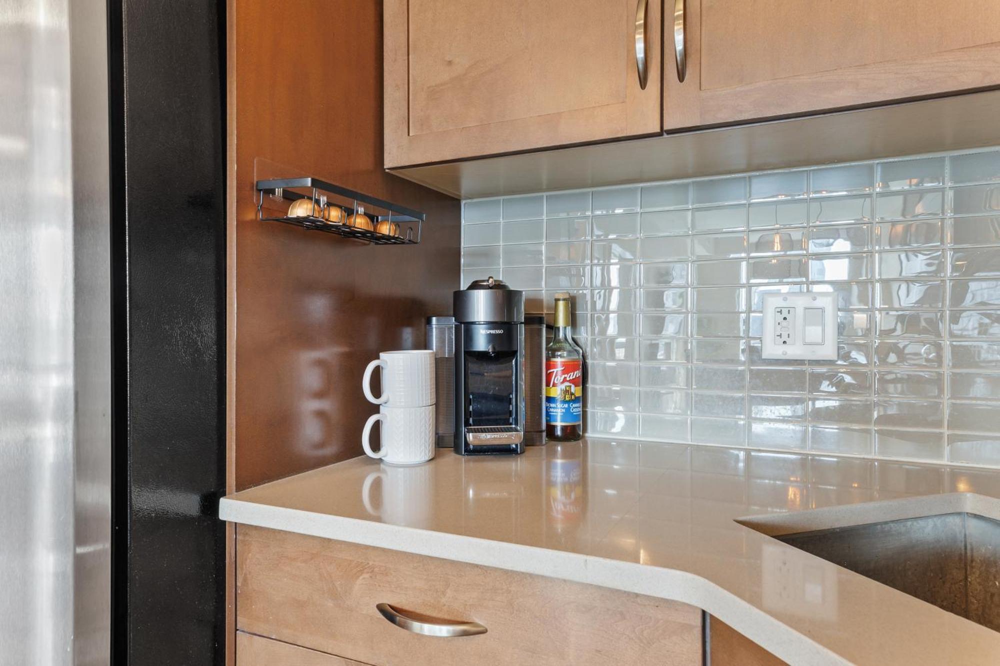 Heart Of Downtown Calgary Spacious Luxury Condo With Stunning Views And Premium Amenities Extérieur photo